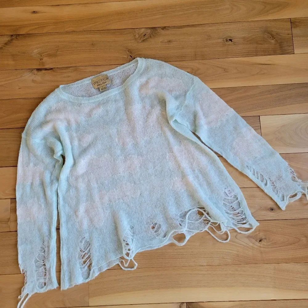 WILDFOX White Label Cloud Ripped Sweater top size S